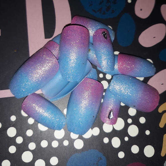 Press on nails - Picture 4 of 6